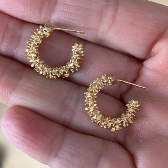 Small Gold Tone Sprinkle Textured Hoop Earrings – Playful Luxurious, Gift Ready - Picture 4 of 10